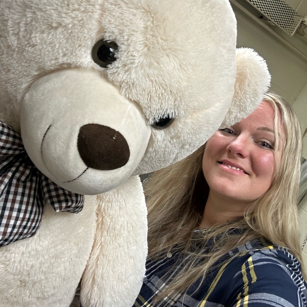 Meet your Posher, Ashley